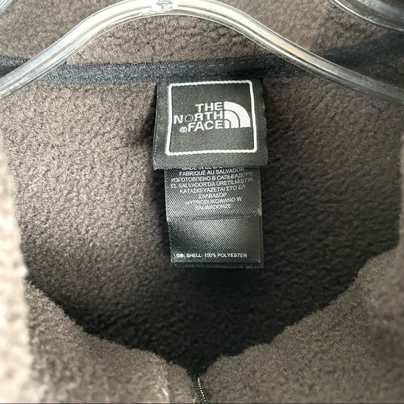 The North Face 1/4 Zip up fleece sweater - Picture 6 of 6